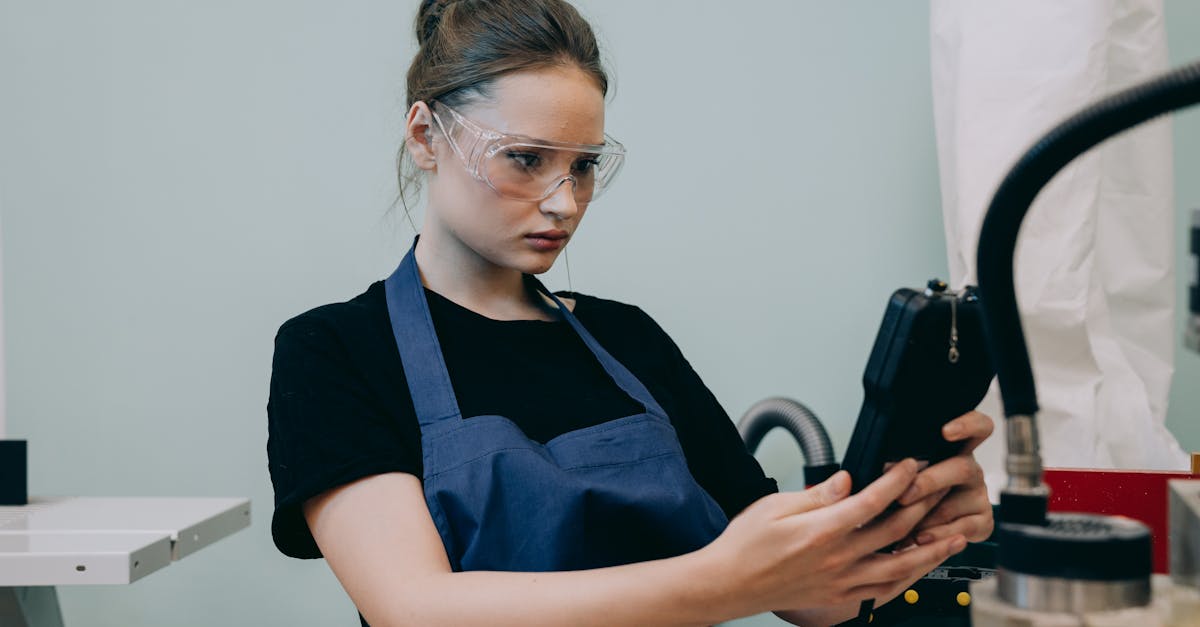 如何利用搜索引擎优化提高企业营销效果？